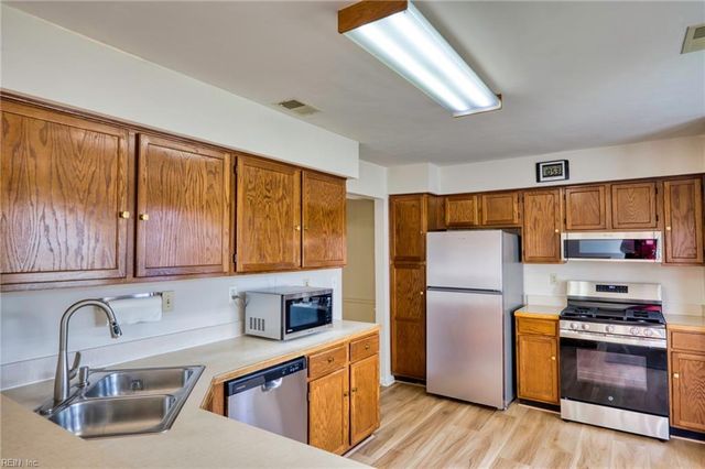 5617 Seven Pines WAY, Virginia Beach, VA 23464