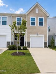 112 Blossom Fld Way, Angier, NC 27501