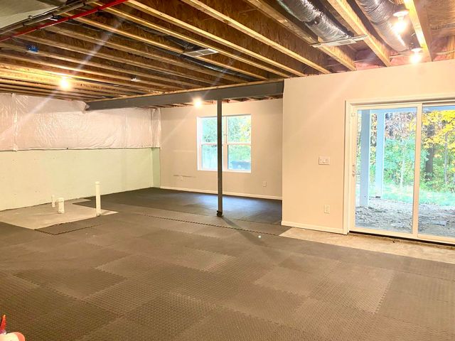 2835 Dillon Drive, Ann Arbor, MI 48105