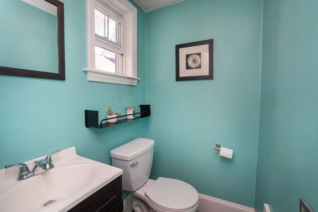 8 Alfred St, Medford, MA 02155