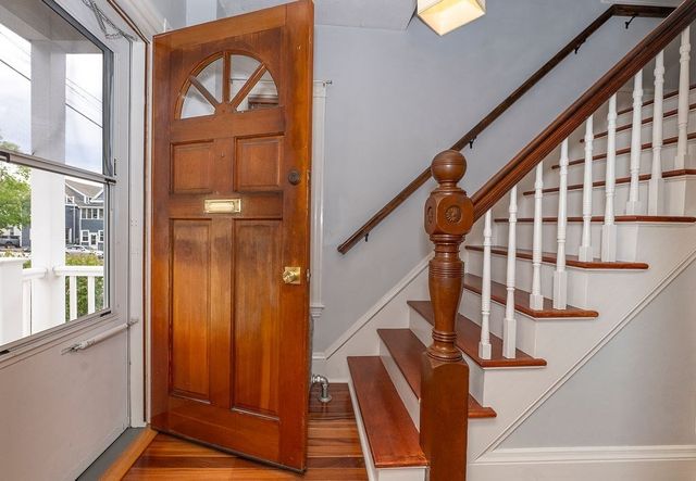 8 Alfred St, Medford, MA 02155
