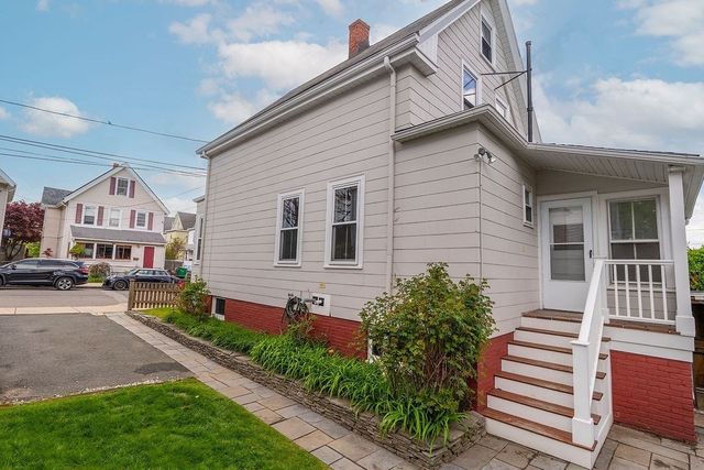 8 Alfred St, Medford, MA 02155