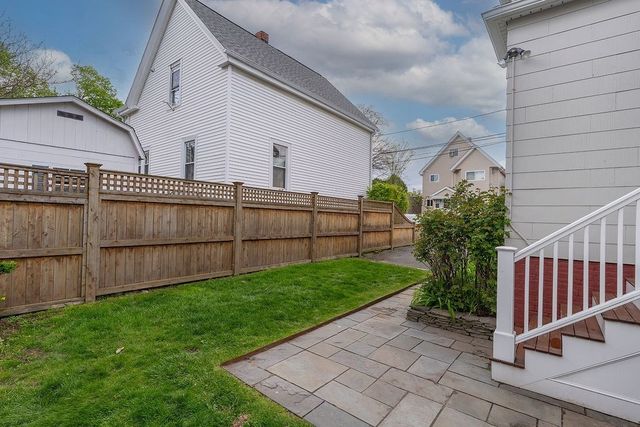 8 Alfred St, Medford, MA 02155