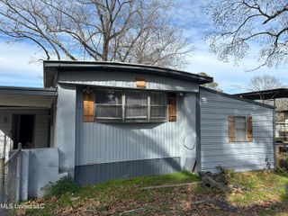 1851 Turtle Road, Byram, MS 39272