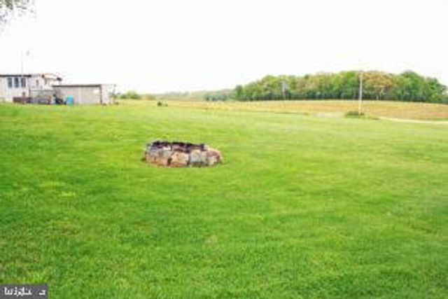 22 SLEEPY HOLLOW RD, Nottingham, PA 19362