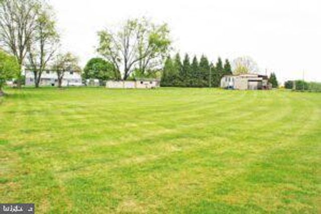 22 SLEEPY HOLLOW RD, Nottingham, PA 19362