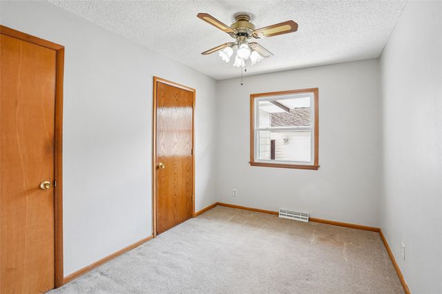 6100 Gordon Avenue, Des Moines, IA 50312