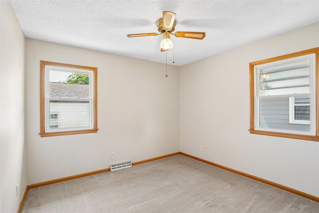 6100 Gordon Avenue, Des Moines, IA 50312
