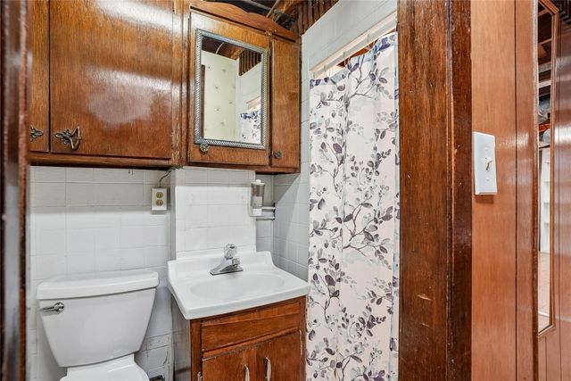 6100 Gordon Avenue, Des Moines, IA 50312