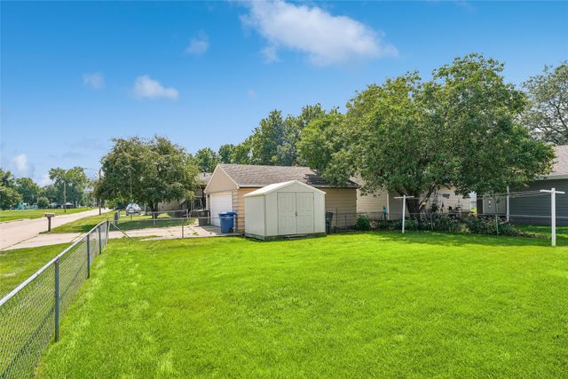 6100 Gordon Avenue, Des Moines, IA 50312