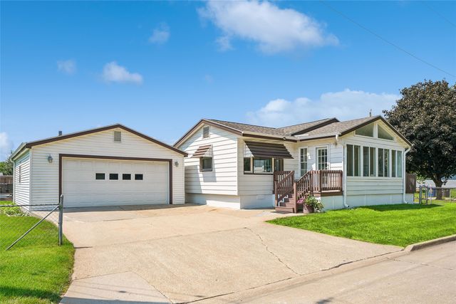 6100 Gordon Avenue, Des Moines, IA 50312