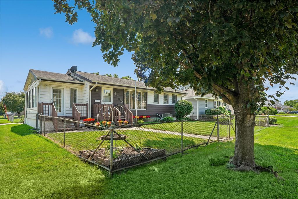 6100 Gordon Avenue, Des Moines, IA 50312