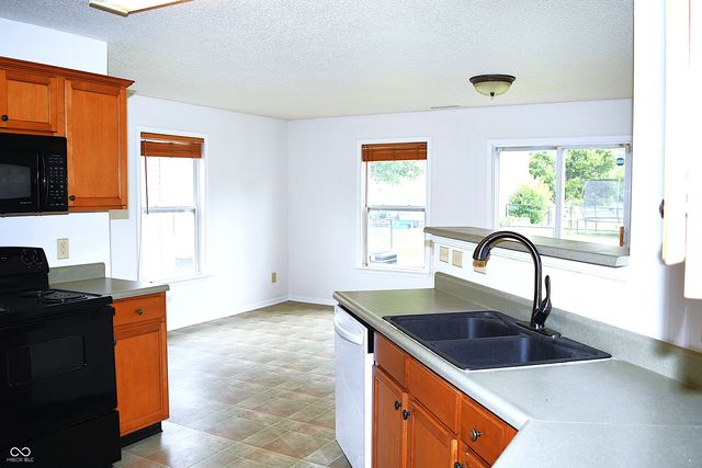 1795 Feather Reed Lane, Greenwood, IN 46143