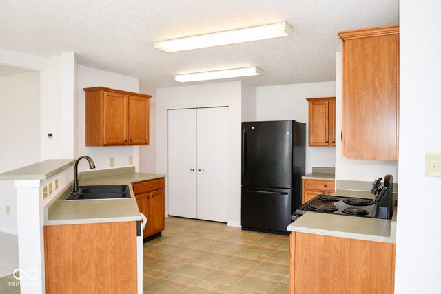 1795 Feather Reed Lane, Greenwood, IN 46143