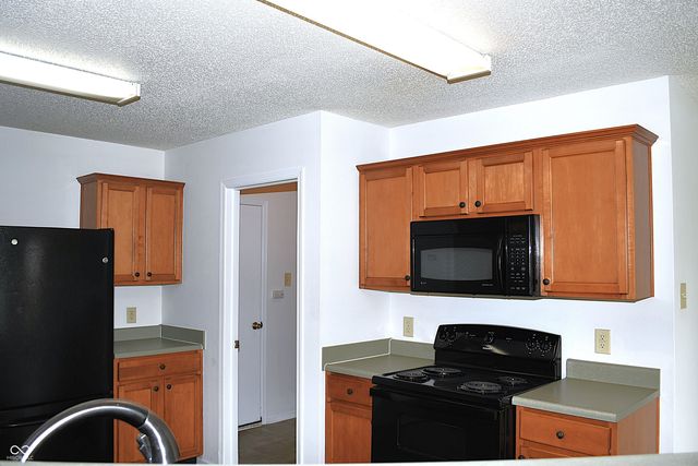 1795 Feather Reed Lane, Greenwood, IN 46143