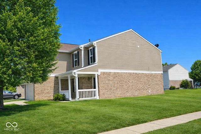 1795 Feather Reed Lane, Greenwood, IN 46143