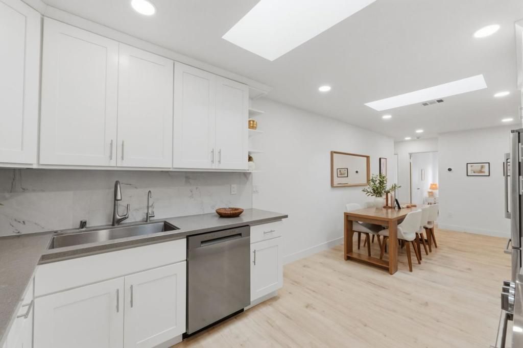 Image 12 of property listing at 4556 Harwood Road, San Jose, CA 95124