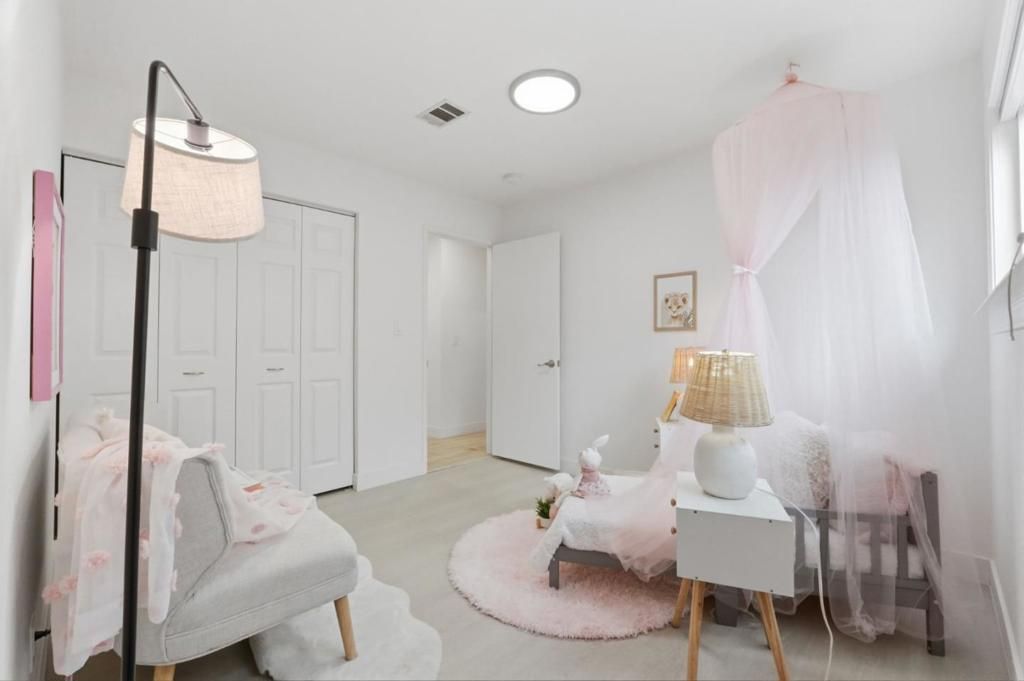 Image 21 of property listing at 4556 Harwood Road, San Jose, CA 95124