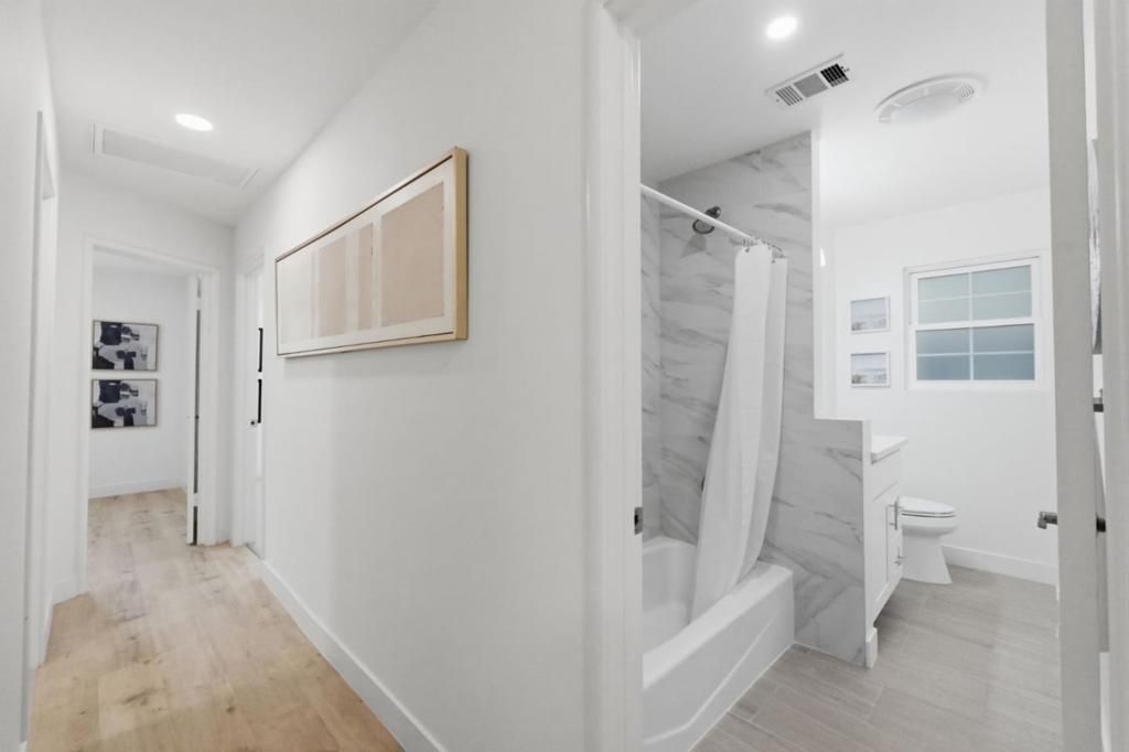 Image 24 of property listing at 4556 Harwood Road, San Jose, CA 95124