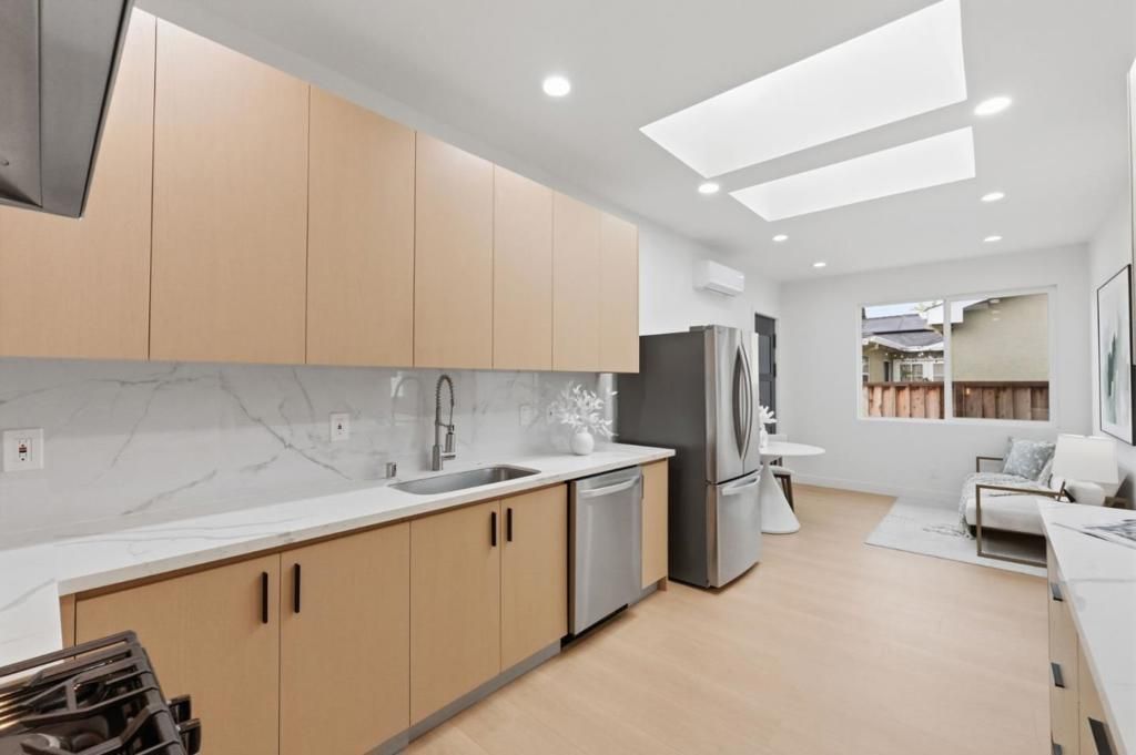 Image 30 of property listing at 4556 Harwood Road, San Jose, CA 95124