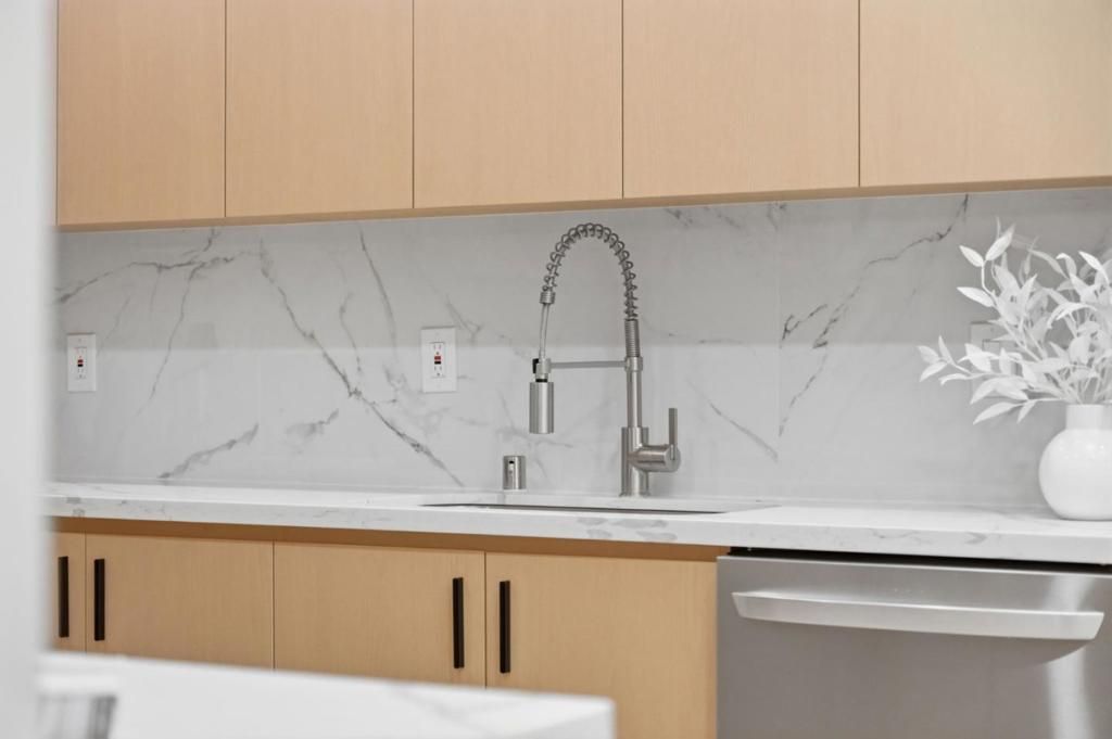 Image 32 of property listing at 4556 Harwood Road, San Jose, CA 95124