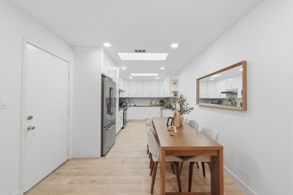 Image 7 of property listing at 4556 Harwood Road, San Jose, CA 95124