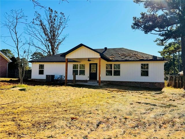1018 E Norristown Circle, Russellville, AR 72802