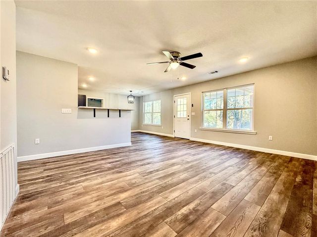 1018 E Norristown Circle, Russellville, AR 72802