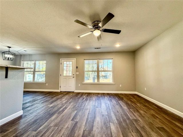 1018 E Norristown Circle, Russellville, AR 72802