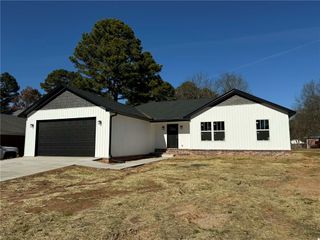 1018 E Norristown Circle, Russellville, AR 72802