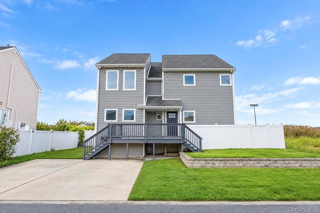 891 S Bay Street, Lindenhurst, NY 11757