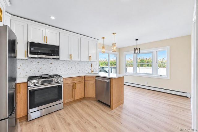 891 S Bay Street, Lindenhurst, NY 11757