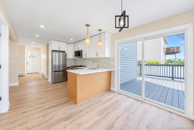 891 S Bay Street, Lindenhurst, NY 11757