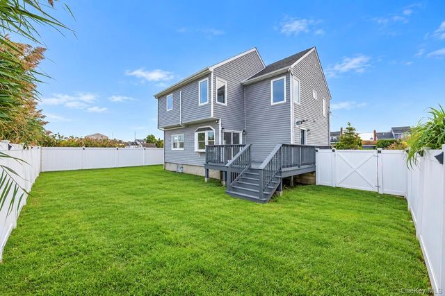 891 S Bay Street, Lindenhurst, NY 11757