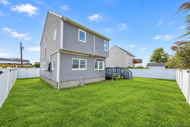 891 S Bay Street, Lindenhurst, NY 11757