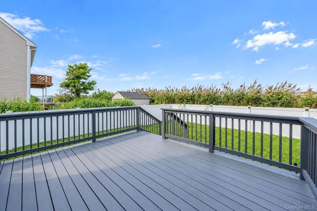 891 S Bay Street, Lindenhurst, NY 11757