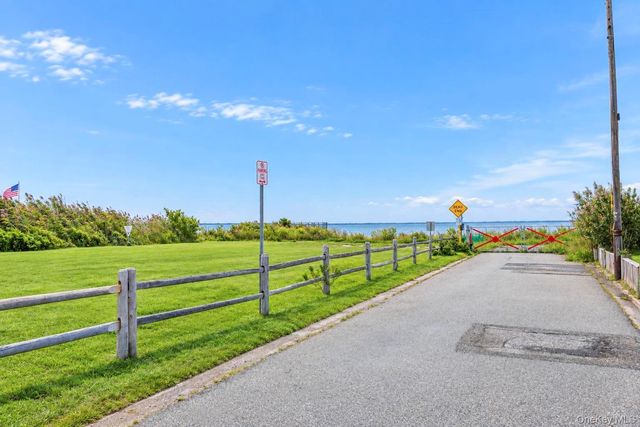 891 S Bay Street, Lindenhurst, NY 11757