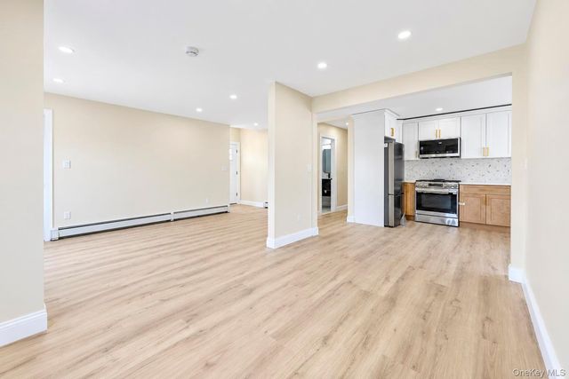 891 S Bay Street, Lindenhurst, NY 11757