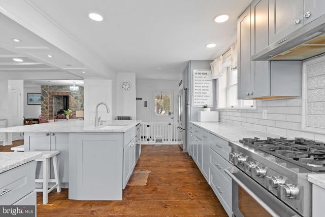 1202 W BRIDGE ST, Spring City, PA 19475