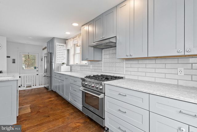 1202 W BRIDGE ST, Spring City, PA 19475