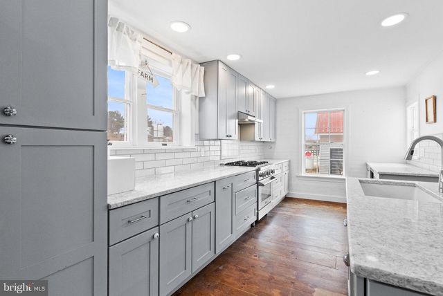 1202 W BRIDGE ST, Spring City, PA 19475