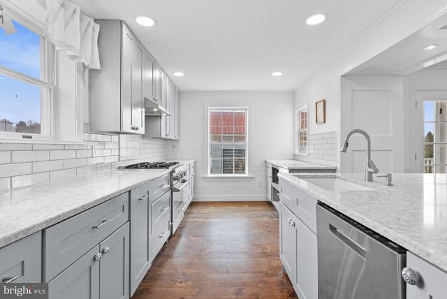 1202 W BRIDGE ST, Spring City, PA 19475