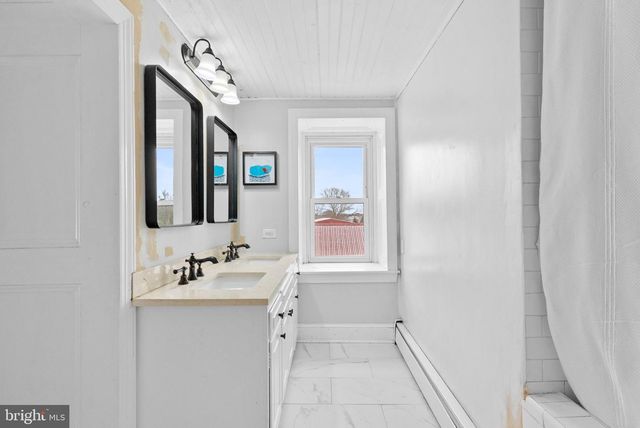 1202 W BRIDGE ST, Spring City, PA 19475