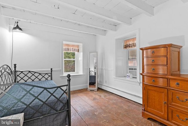 1202 W BRIDGE ST, Spring City, PA 19475