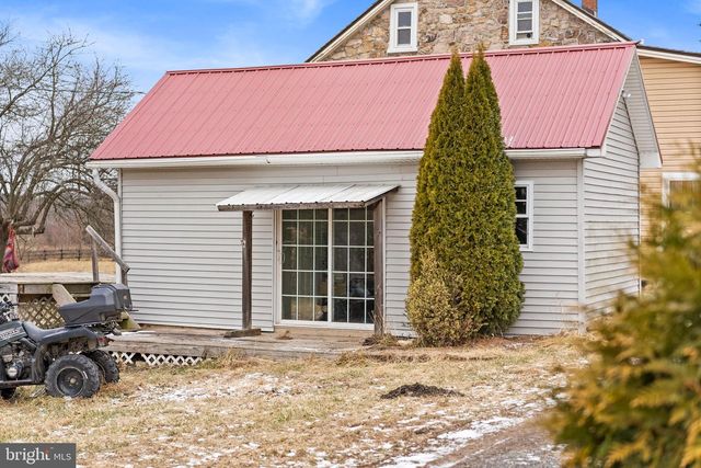 1202 W BRIDGE ST, Spring City, PA 19475