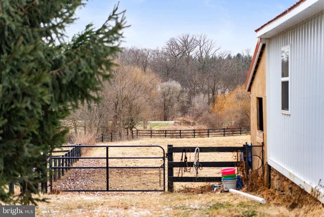 1202 W BRIDGE ST, Spring City, PA 19475