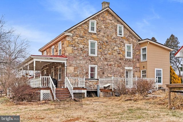 1202 W BRIDGE ST, Spring City, PA 19475