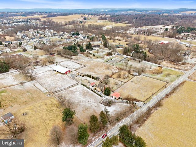 1202 W BRIDGE ST, Spring City, PA 19475