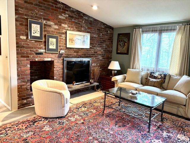3 Big Rock Rd, Manchester, MA 01944