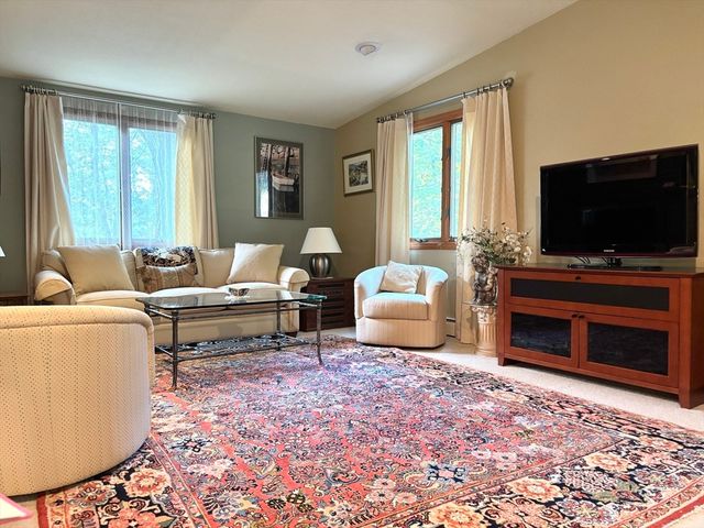 3 Big Rock Rd, Manchester, MA 01944